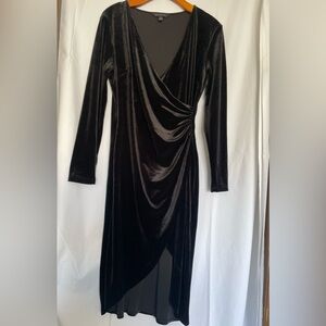 Elegant Black Velvet Wrap Midi Dress - Size Small (Banana Republic